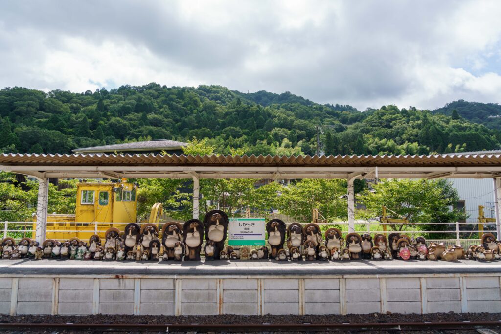 信楽駅ホーム